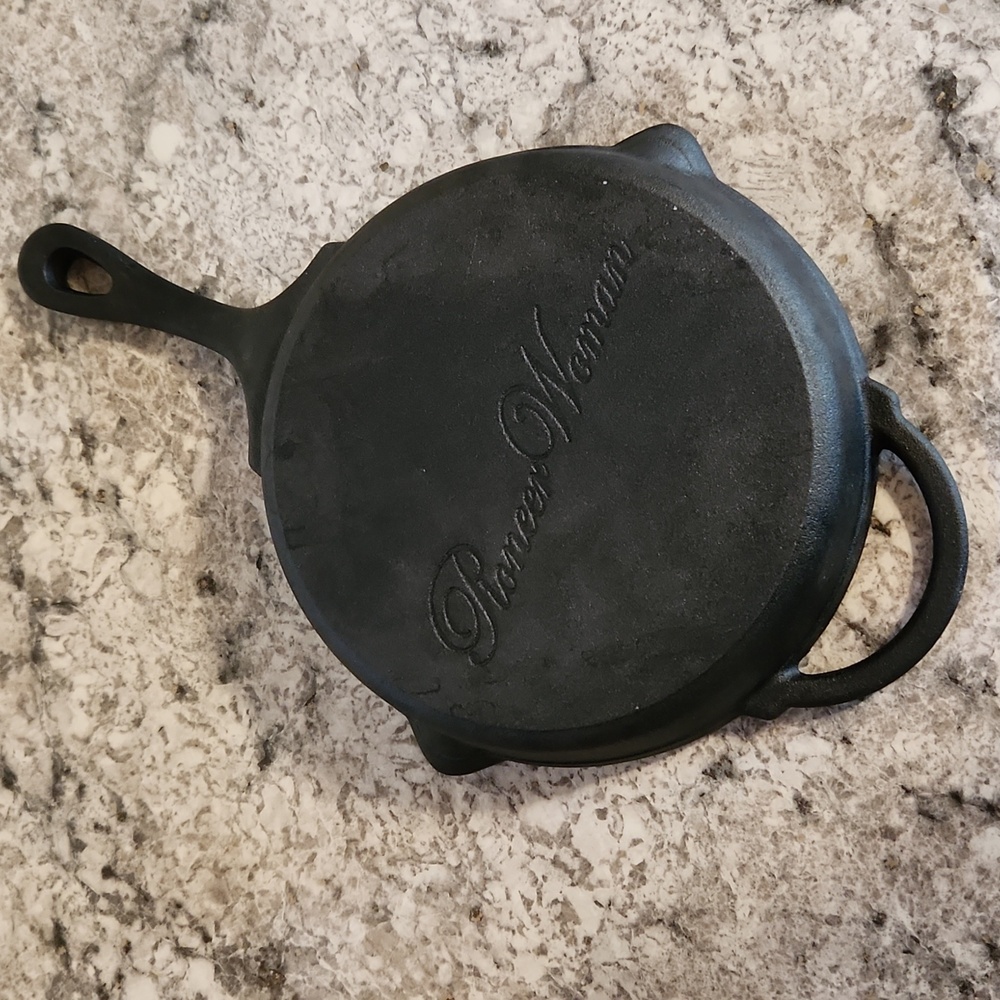 Pioneer Woman small cast iron pan